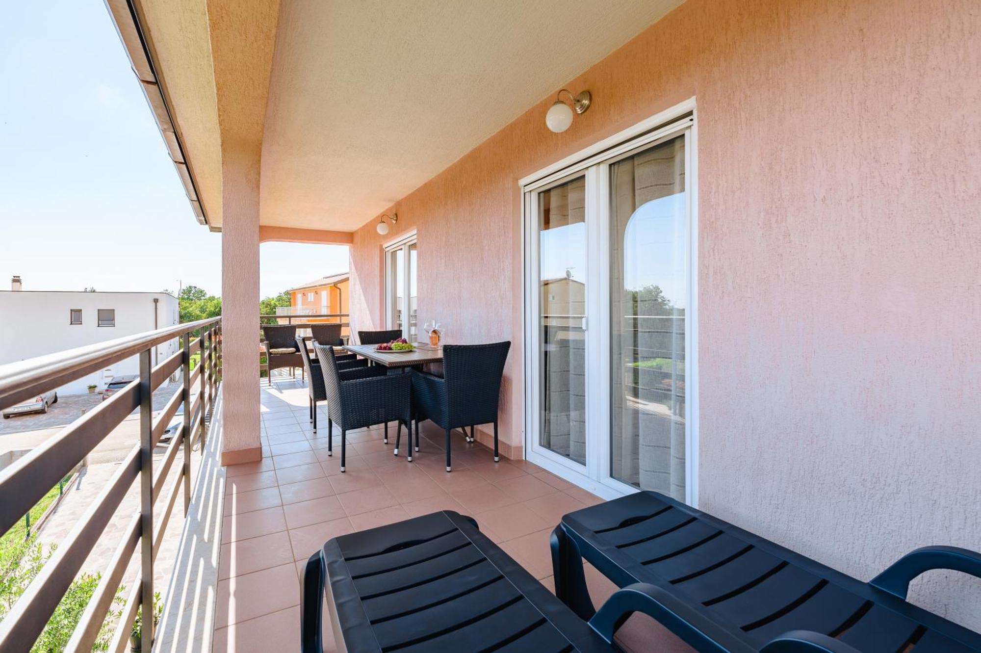App D Comfort Umag Exterior photo